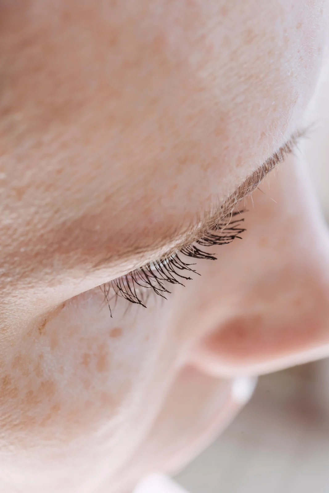 Détail des cils en lumière naturelle